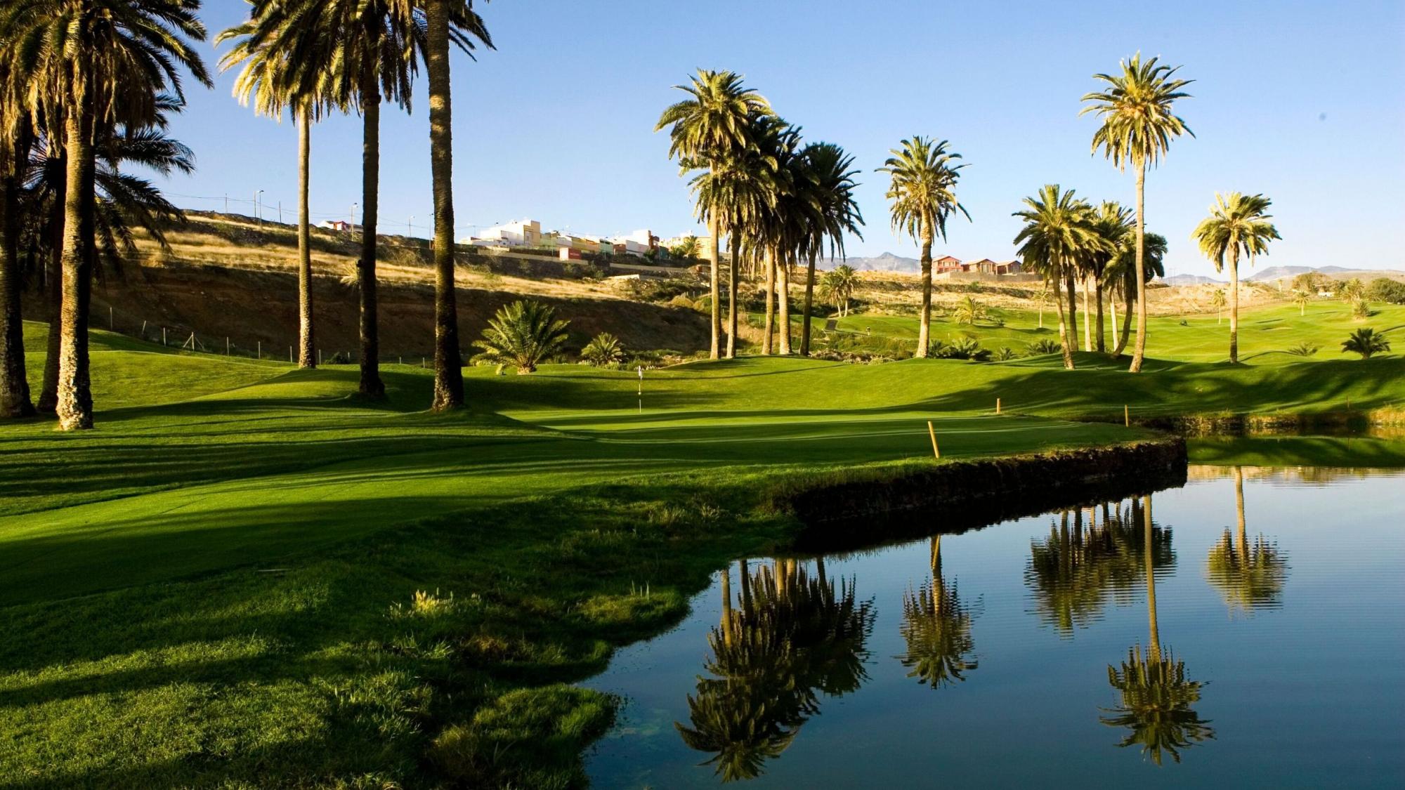 View El Cortijo Golf Club's lovely golf course in astounding Gran Canaria.