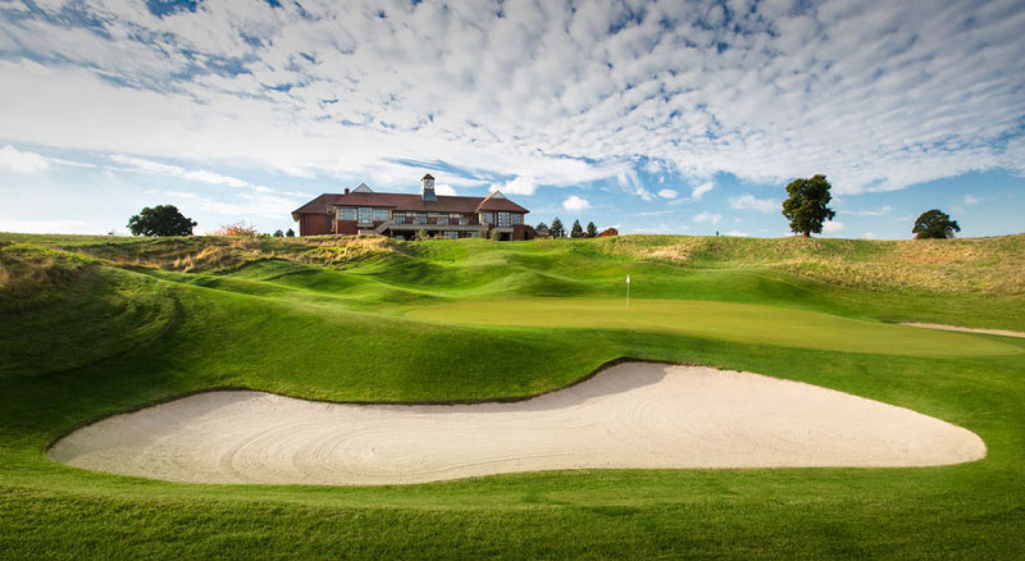 View The Oxfordshire Golf Club's beautiful golf course situated in amazing Oxfordshire.