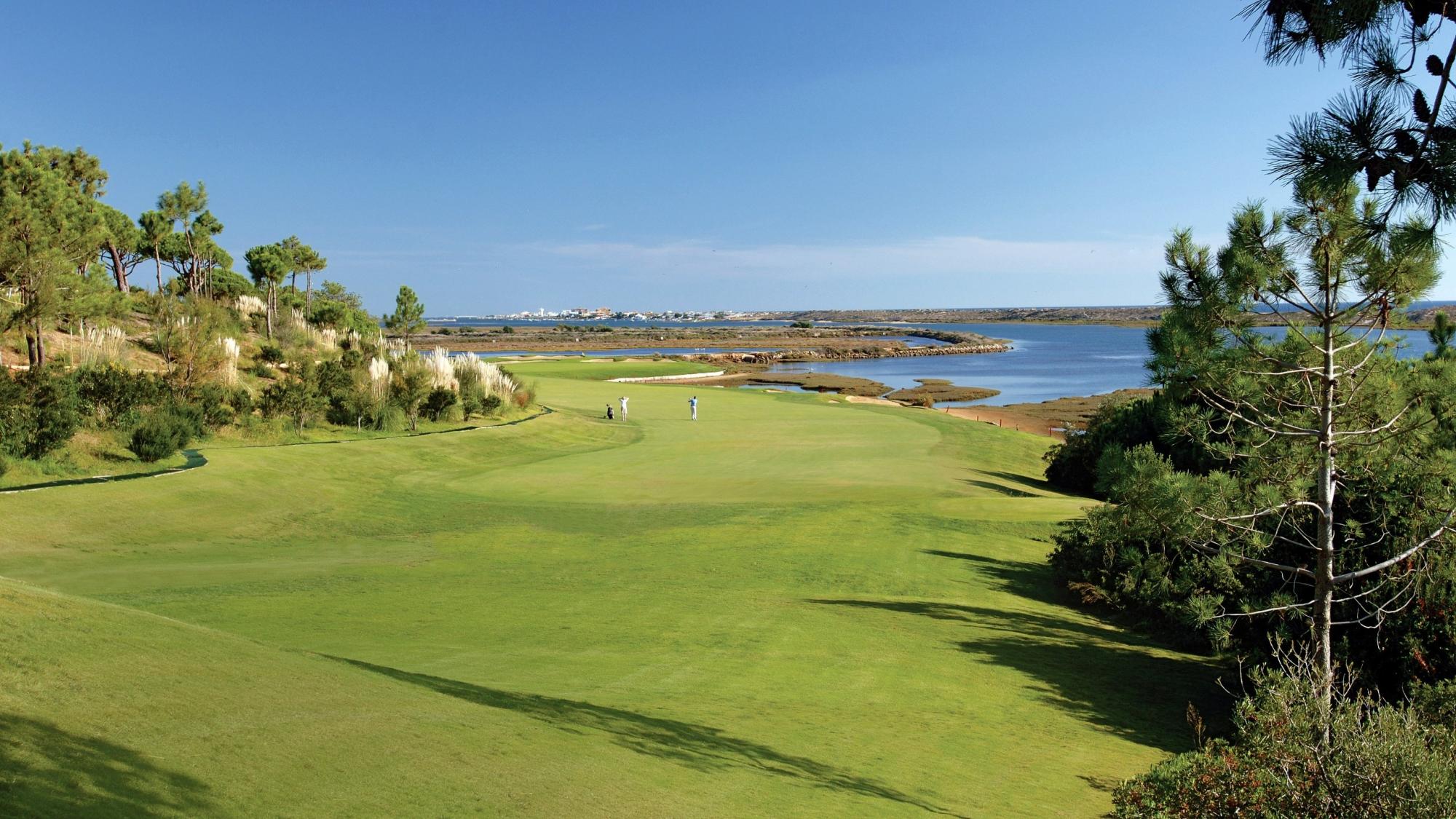 The Bonalba Golf Course's beautiful golf course situated in marvelous Costa Blanca.