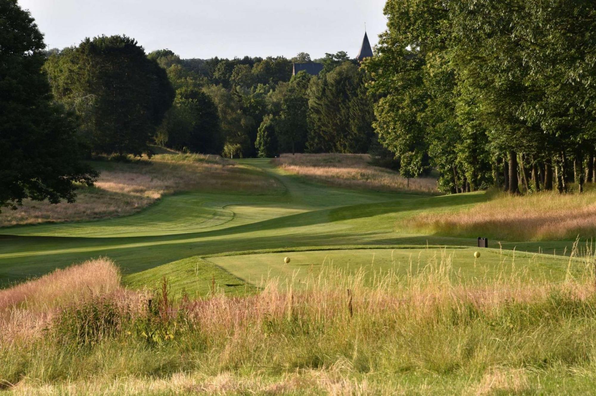 View Royal Waterloo Golf Club's picturesque golf course within striking Brussels Waterloo & Mons.