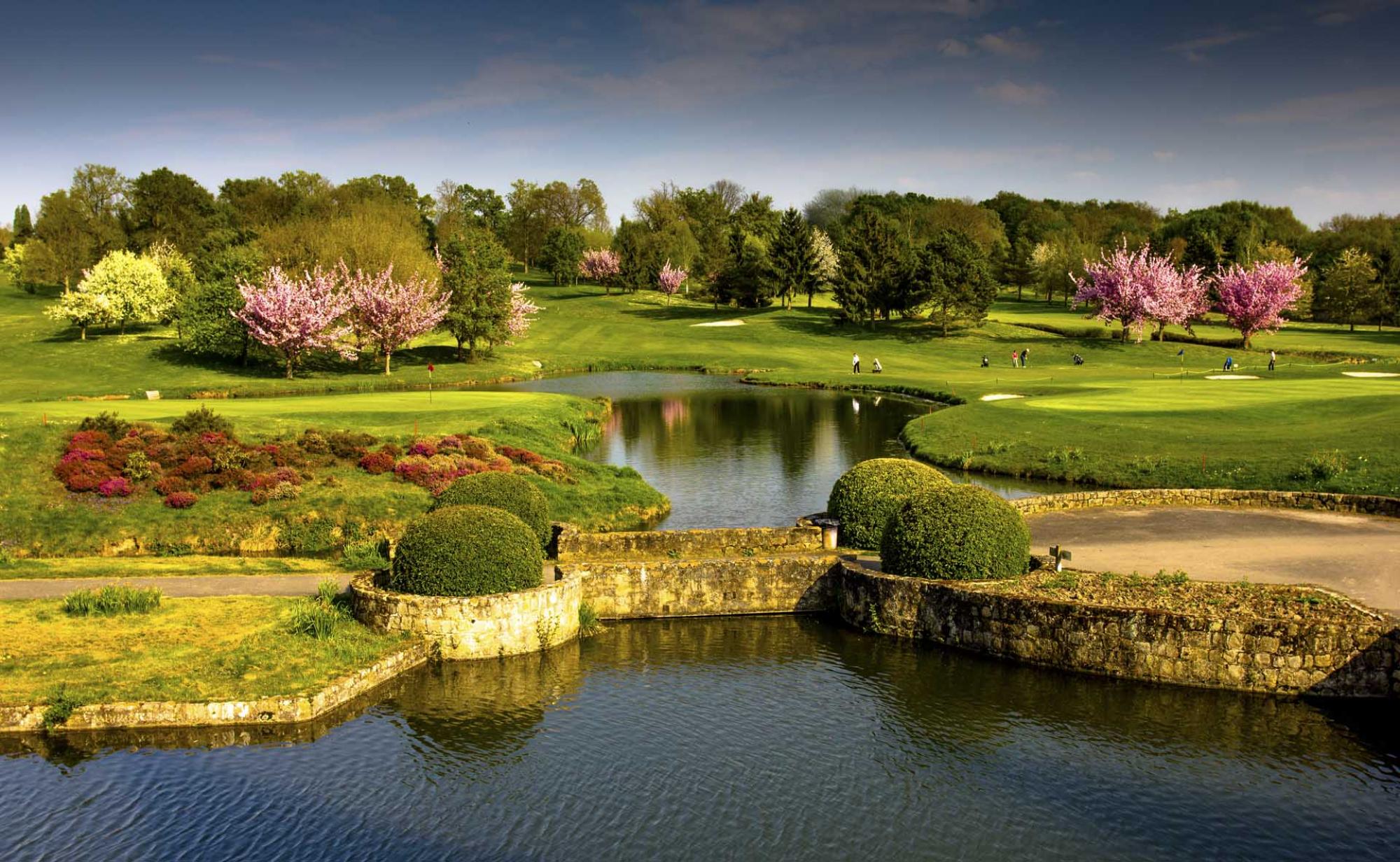 View Cely Golf Club's lovely golf course situated in brilliant Paris.