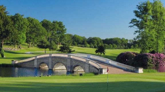 Stoke Park Country Club consists of lots of the finest golf course near Buckinghamshire