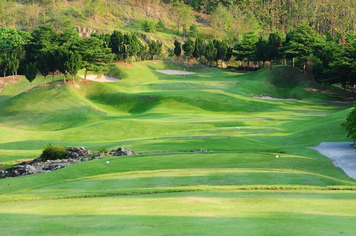 St Andrews 2000 Country Club, book your golf getaway in Pattaya