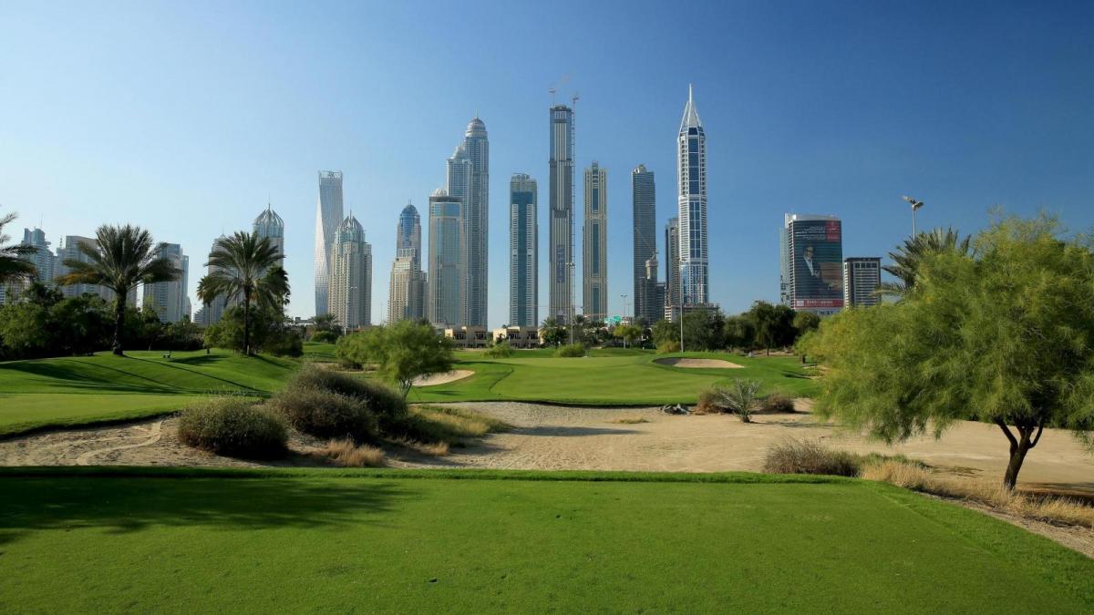 travelling with golf clubs on emirates