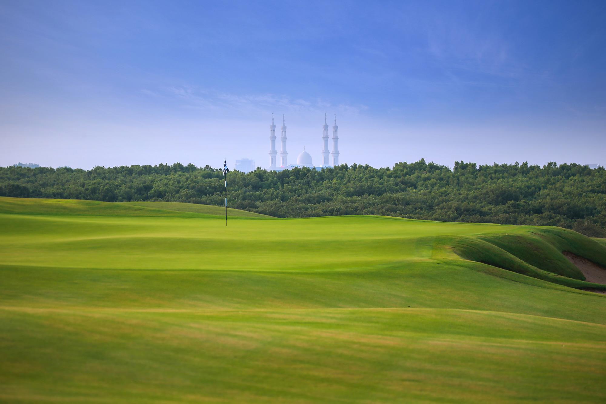 Al Zorah Golf Club boasts several of the most popular golf course in Dubai