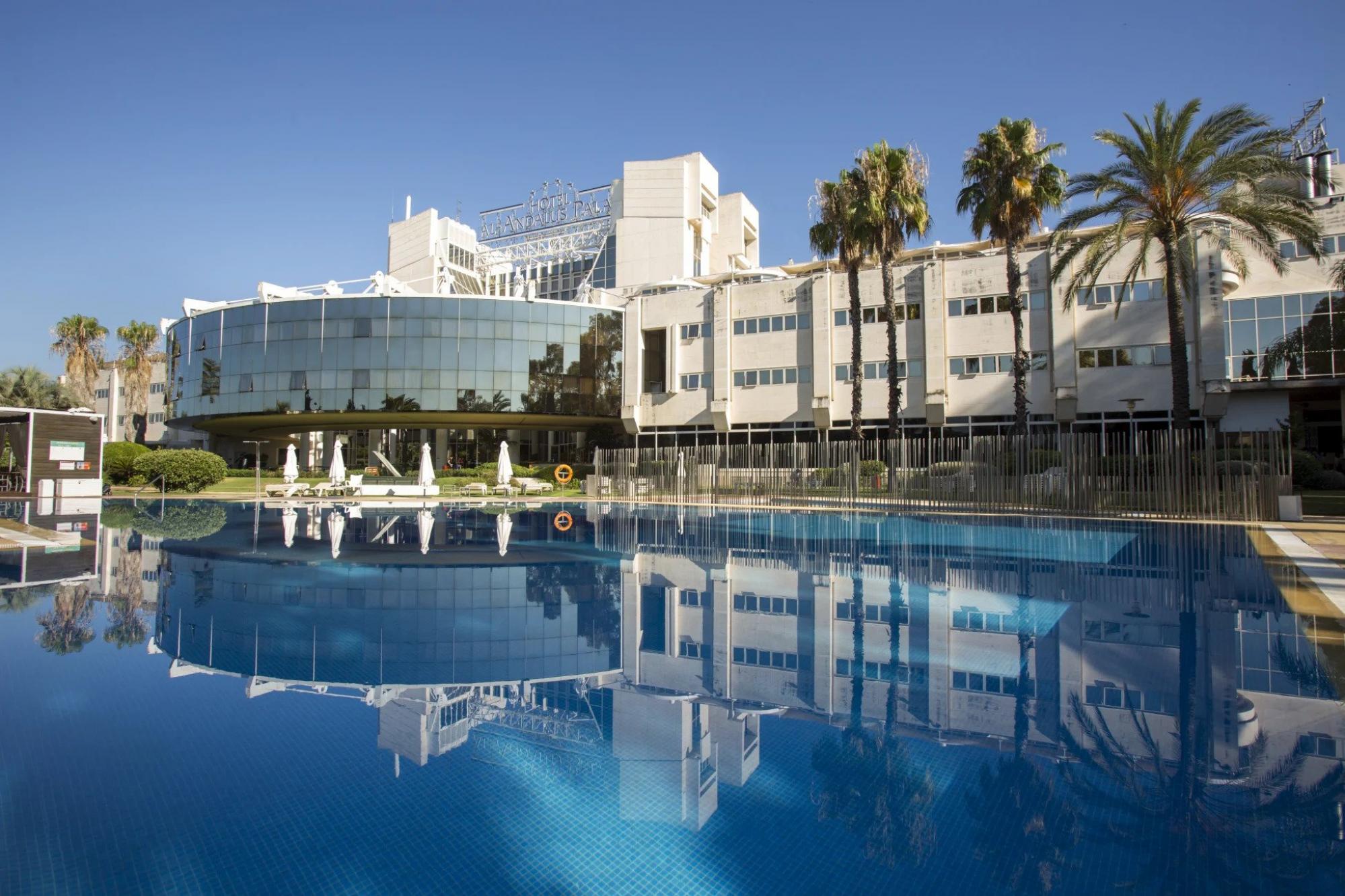 View Silken Al Andalus Hotel's beautiful outdoor pool situated in marvelous Costa de la Luz.