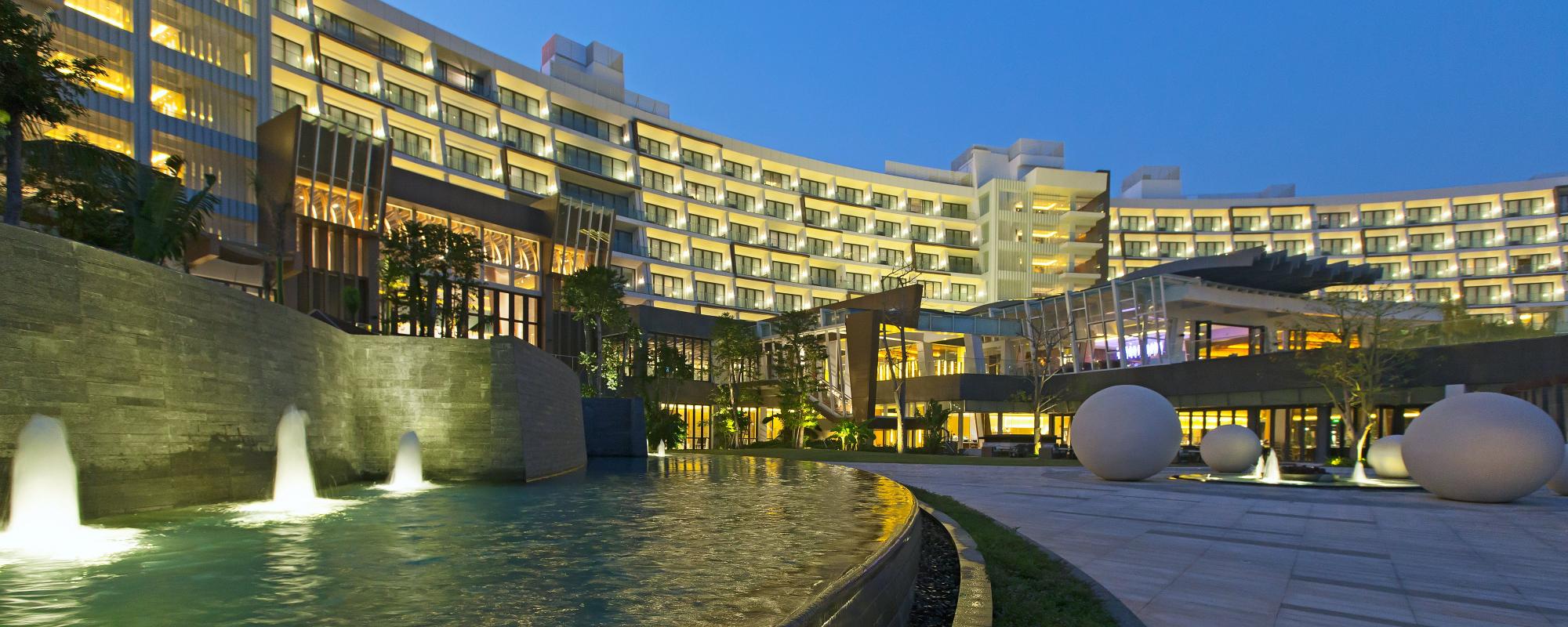 View The Westin Sanya Haitang Bay Resort's impressive hotel in dazzling China.