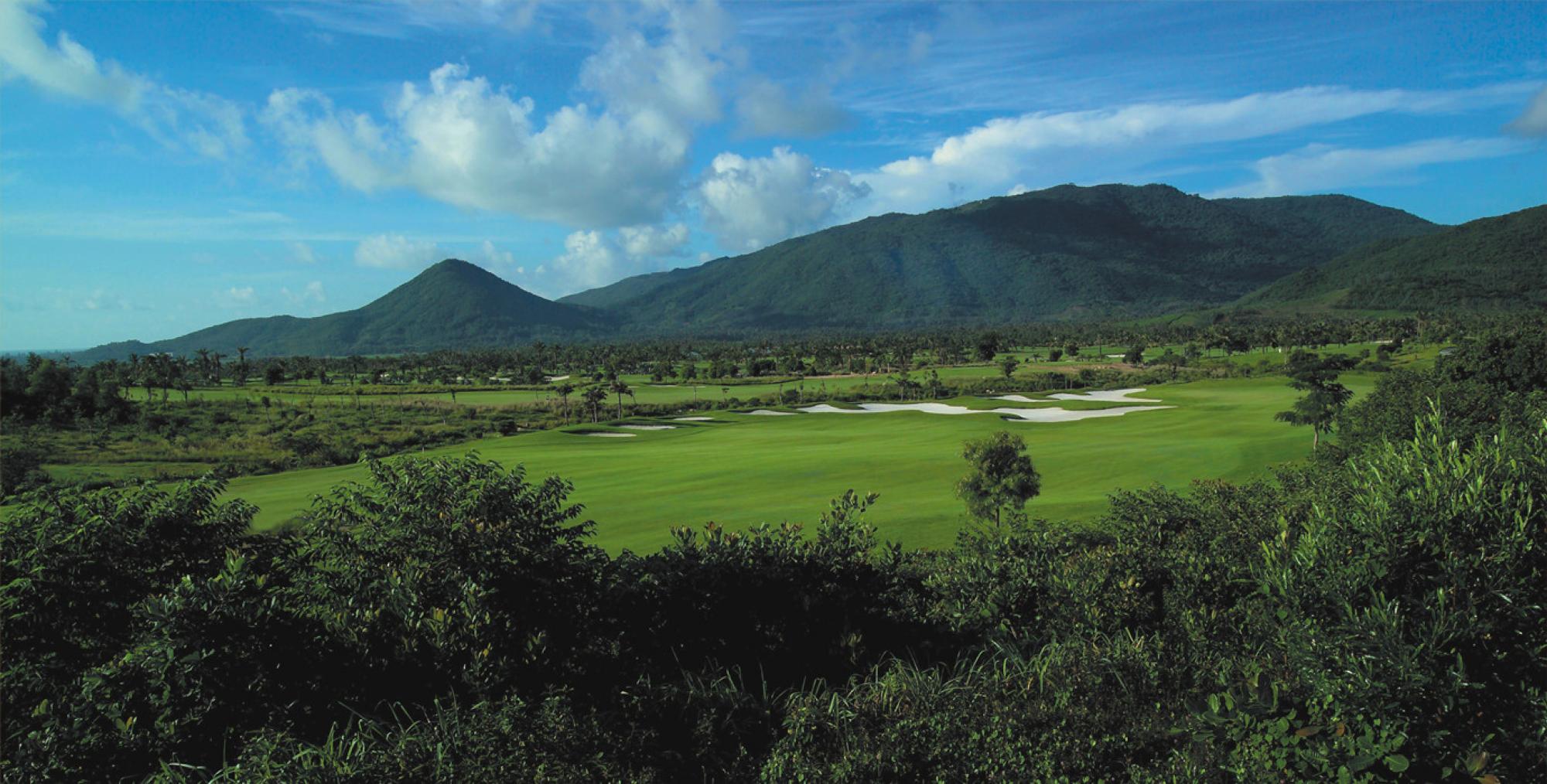 The Sun Valley Sanya Golf Course's scenic golf course within dazzling China.