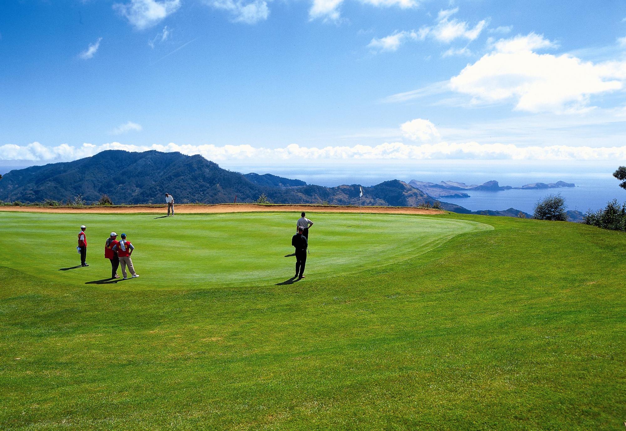 View Santo da Serra Golf Club's beautiful golf course situated in marvelous Madeira.