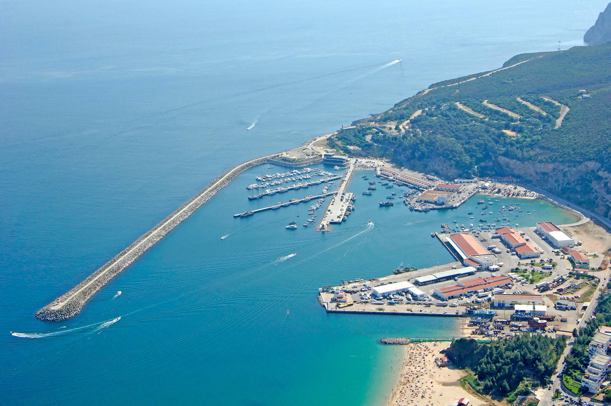 The Hotel do Mar's impressive marina situated in staggering Lisbon.