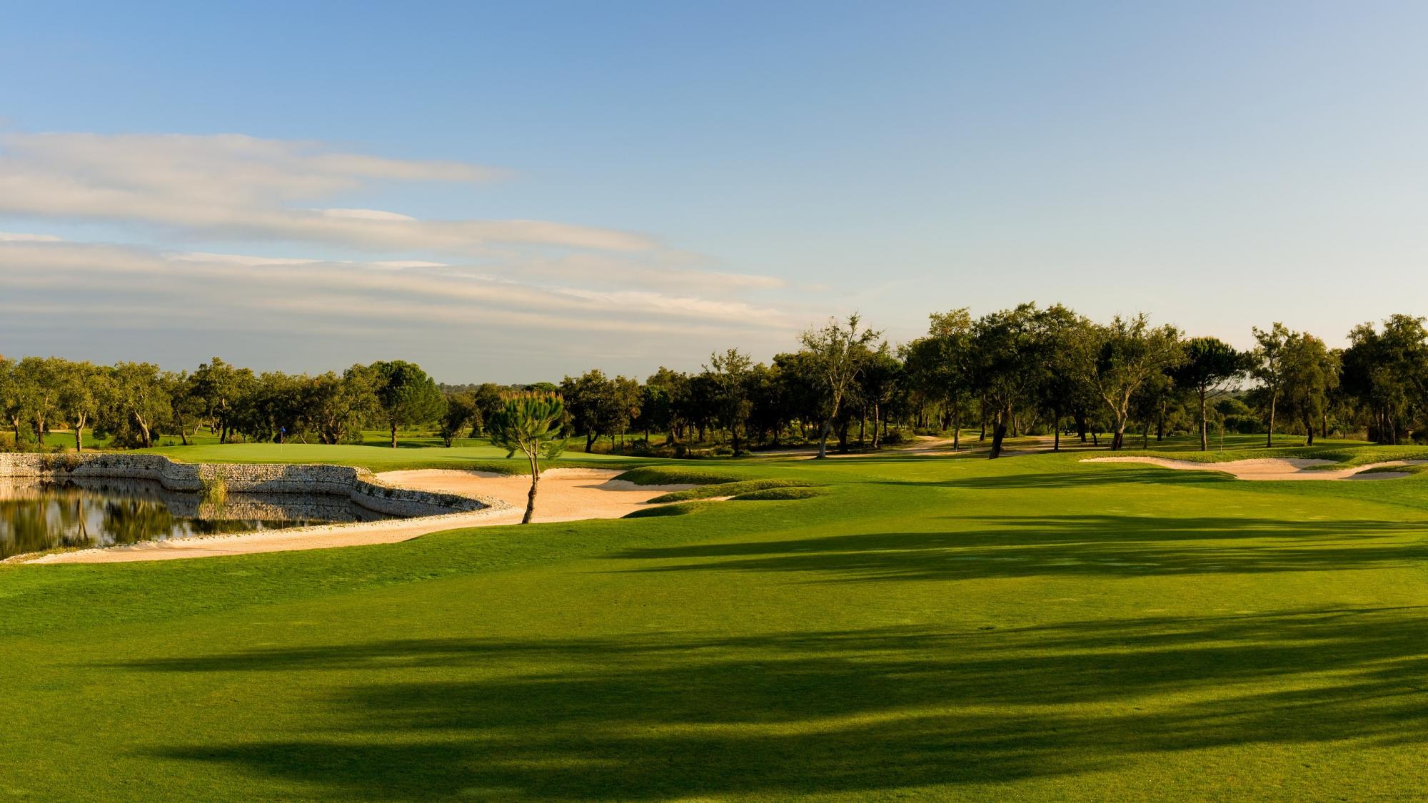 Riba Golfe 1  boasts lots of the preferred golf course near Lisbon