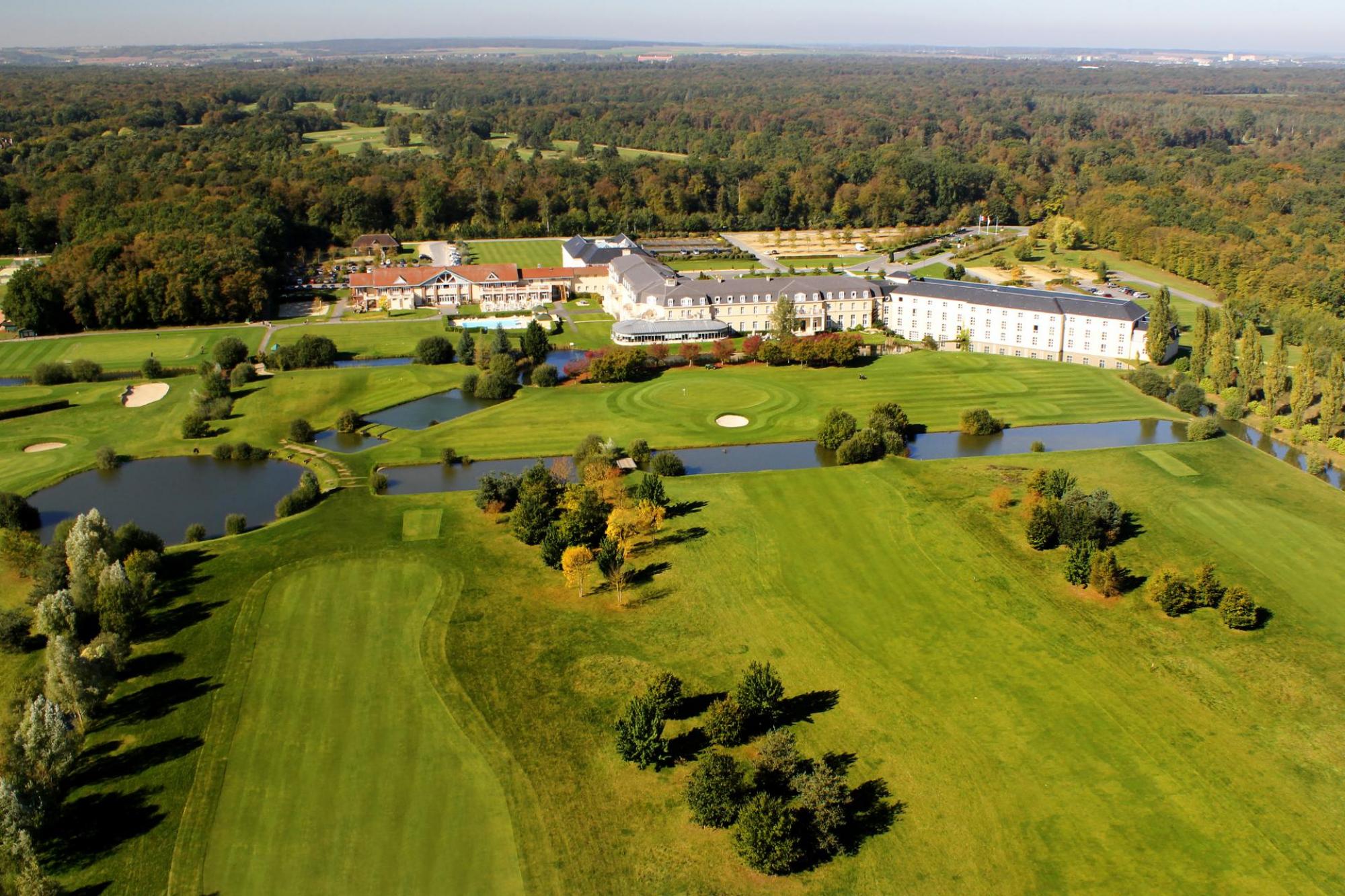 Garden Golf Foret de Chantilly has got some of the top golf course near Paris