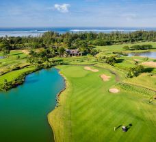 View The Heritage Golf Club's impressive 18th hole in impressive Mauritius.