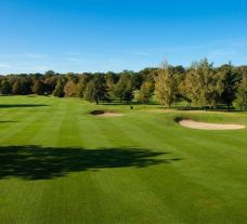 Chateau de Raray hosts several of the most popular golf course near Paris