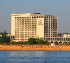 the 5-star crowne plaza hotel vilamoura