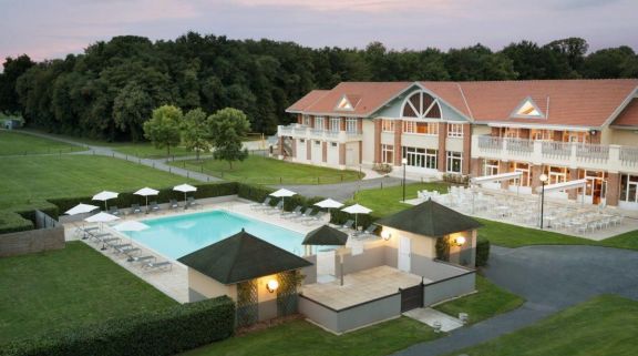 Mercure Chantilly Outdoor Pool