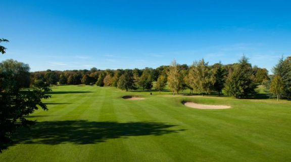 Chateau de Raray has lots of the most popular golf course around Paris